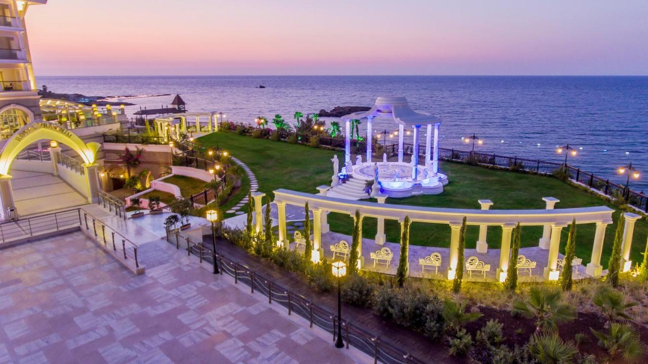 Merit Royal Premium Hotel Casino&SPA Kyrenia  Exterior foto